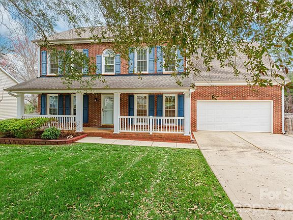 3rd image of 210 Pond View Ln