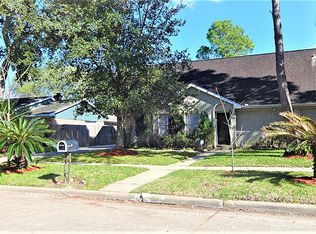 10215 Huntington Wood Dr, Houston, TX 77099