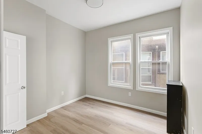 37 Mapes Ave #12