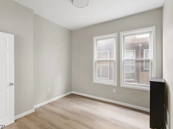 37 Mapes Ave #12, Newark, NJ 07112