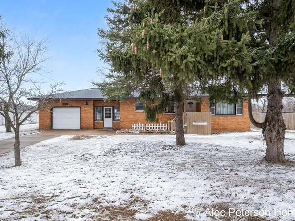 1325 S Beechtree St, Grand Haven, MI 49417