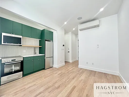 Rented by Hagstrom Management Inc | media 6