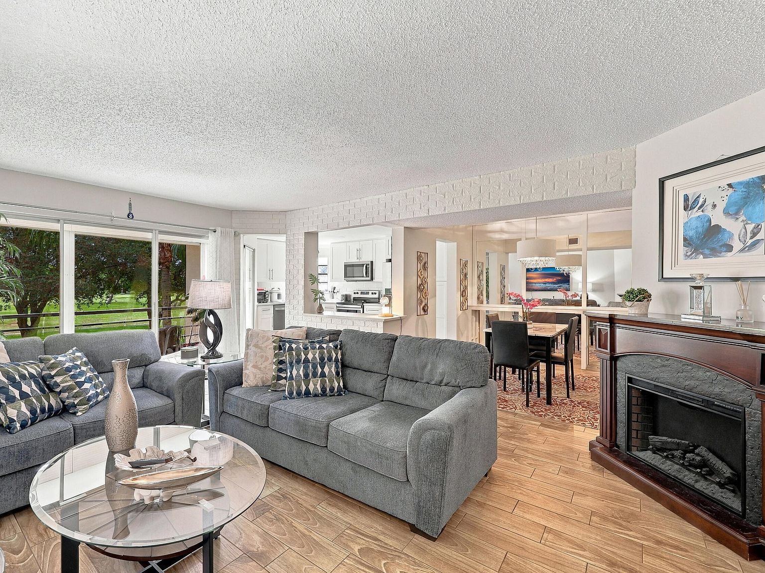 3810 Via Poinciana #202 — Poinciana Golf Club
