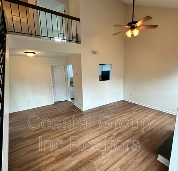 458 Falling Ln #1 — Photo 3