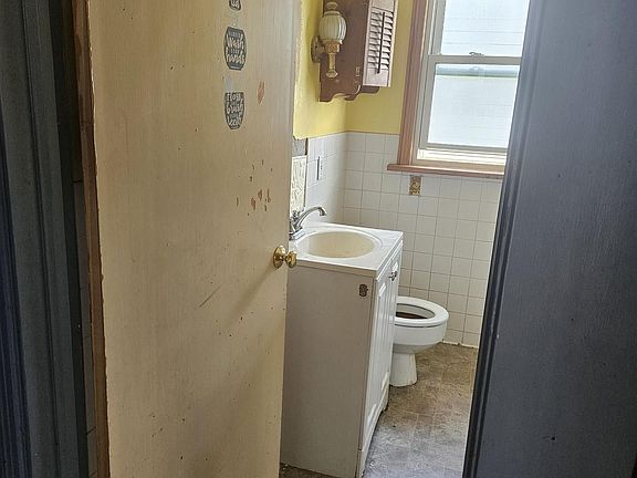 5th image of 3232 Eastbrook Dr
