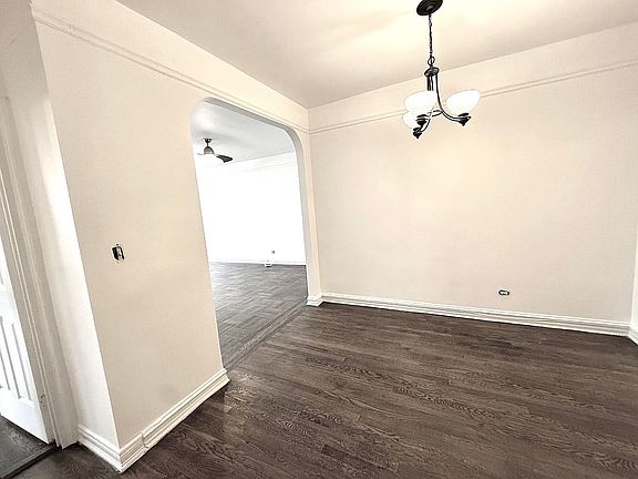 4th image of 4720 42nd St APT 5G