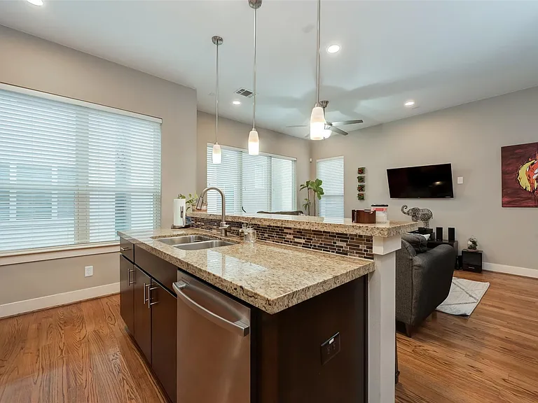 1537 Malone St — Photo 13