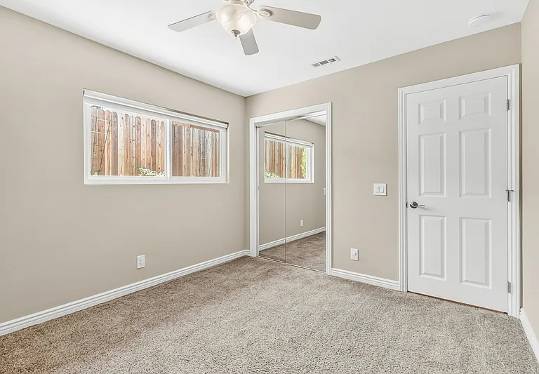 1115 Sayles Ct — Photo 16