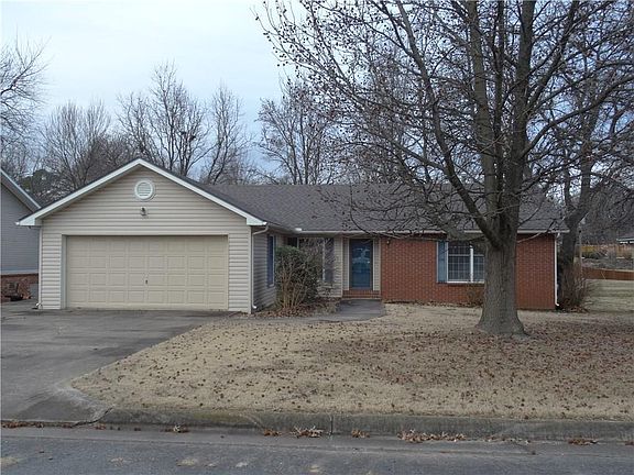 2nd image of 918 S 25th St