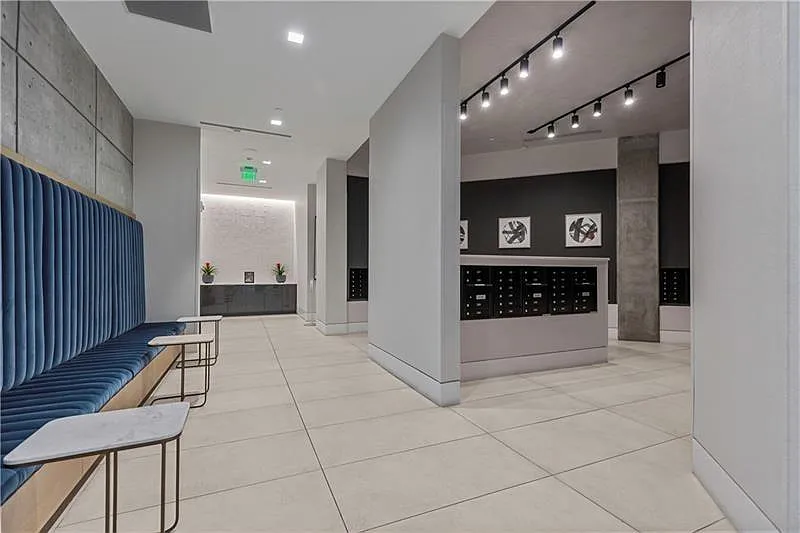1 bed, 1.0 bath, 847 sqft, $2,300 — Photo 4