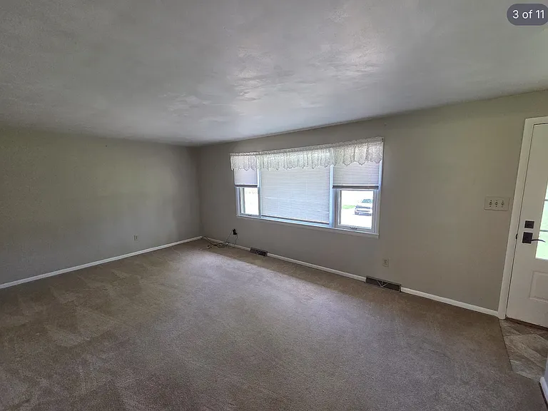 219 Sunset Dr — Photo 3