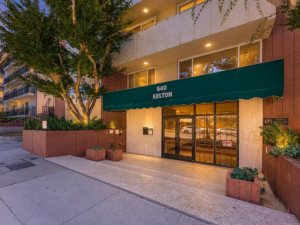 540 Kelton Ave #501