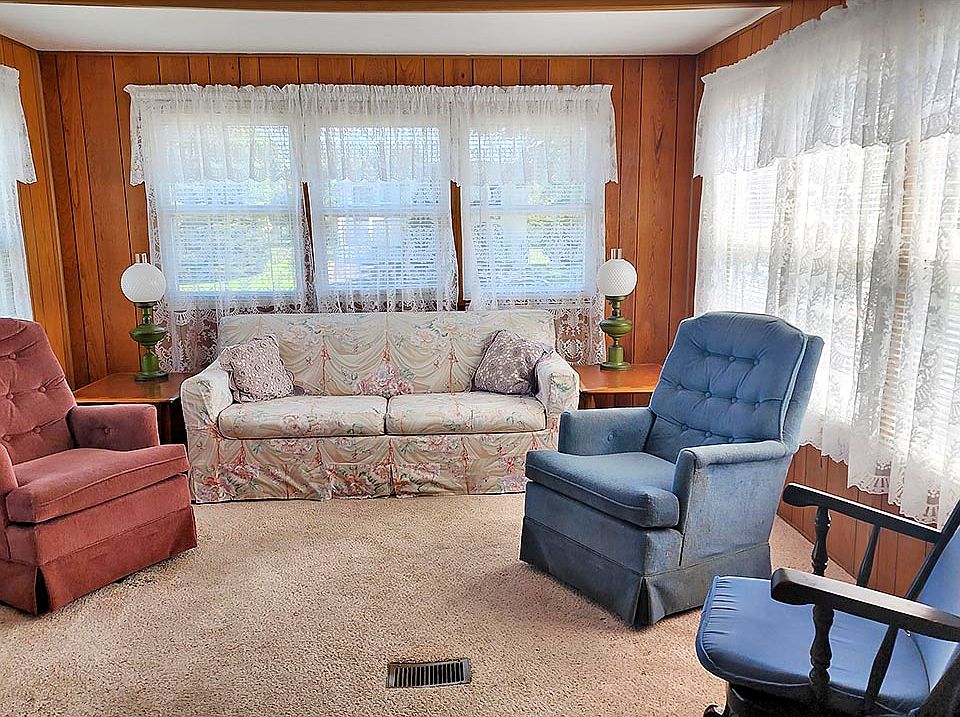 703 Fresh Pond Ave Calverton, NY, 11933 Apartments for Rent Zillow