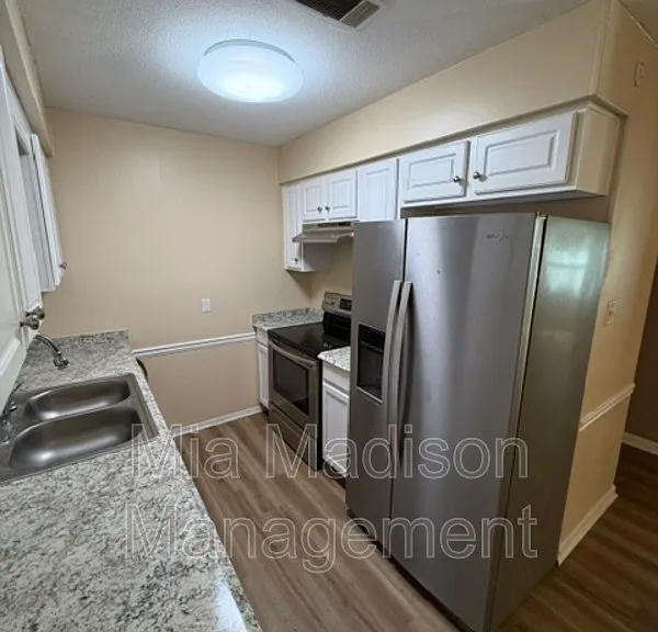 9406 Dunwoody Dr — Photo 6