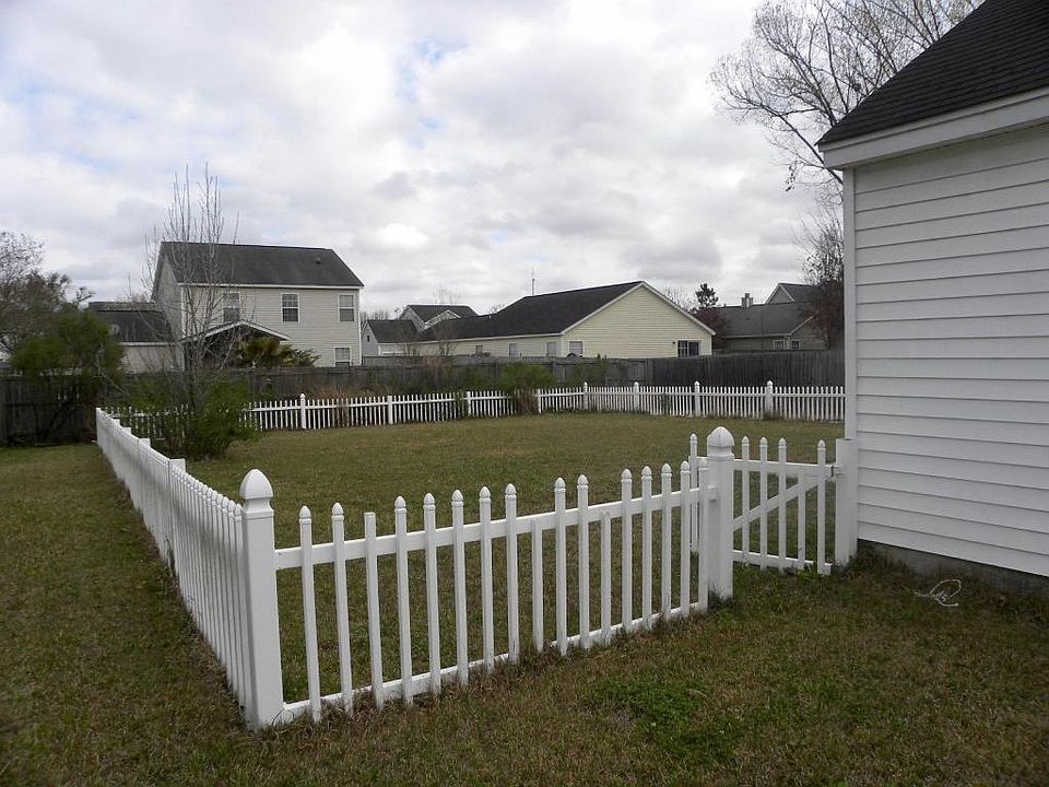 2nd image of 132 Tyron Rd