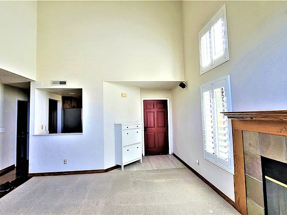 Entrance, Living room