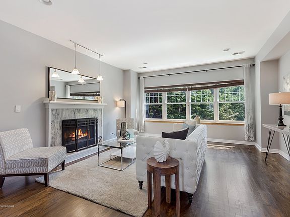 2nd image of 1524 N Leavitt St #2