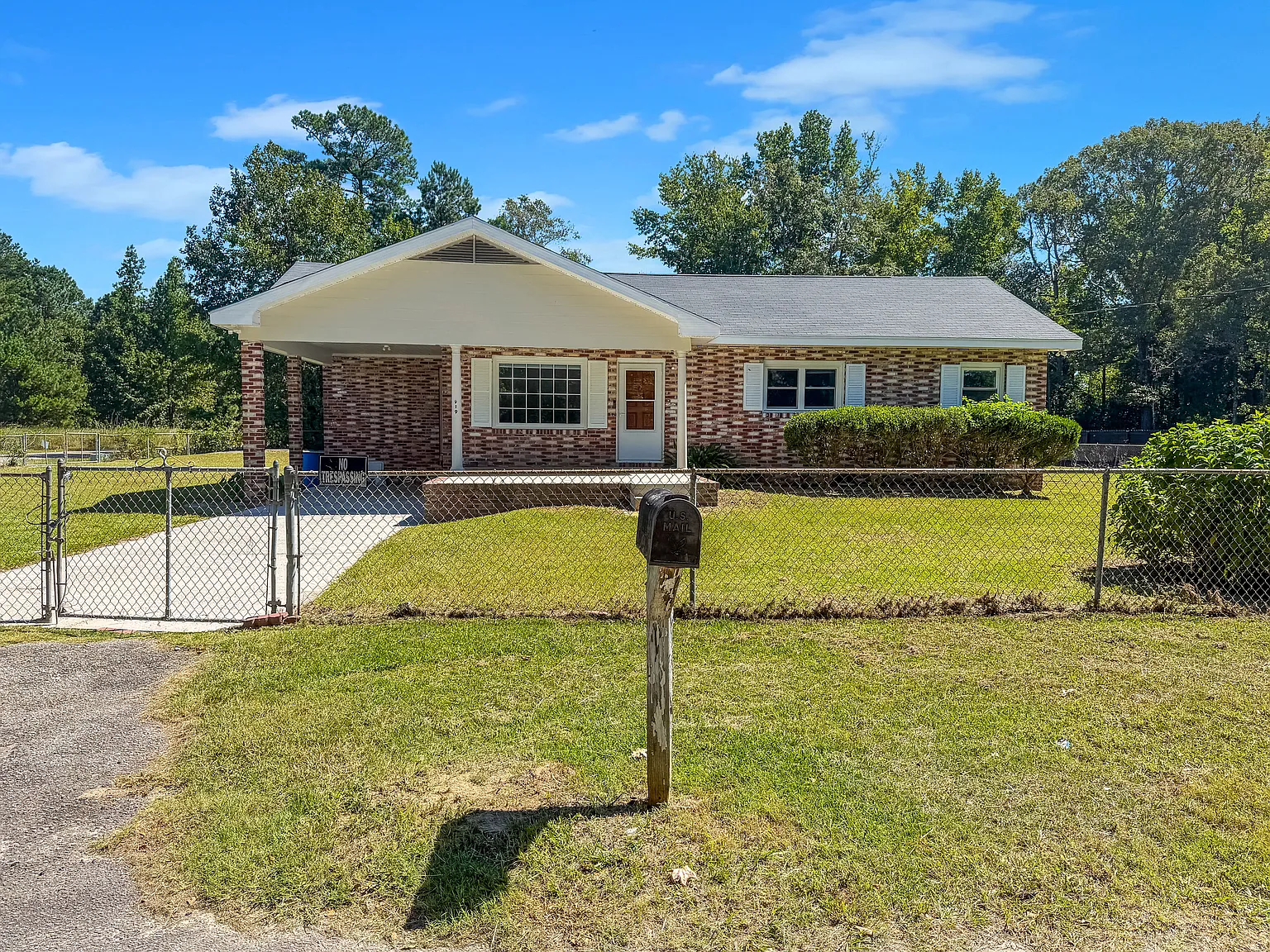 3 bed, 1725 sqft, $1,850 — Photo 3