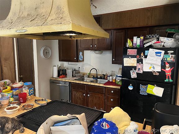 4th image of 413 Green Valley Rd