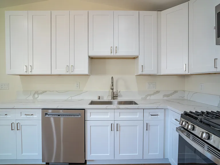 6402-06 Shane Place - 6406 — Photo 10