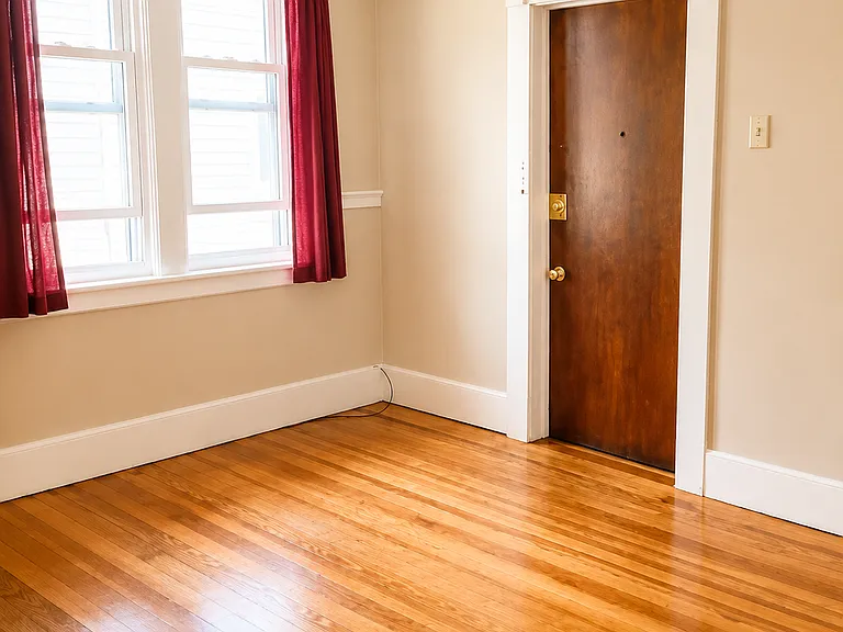 714 W Liberty St #3 — Photo 4