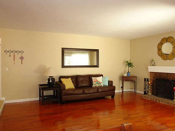5th image of 2395 Cimarron Dr