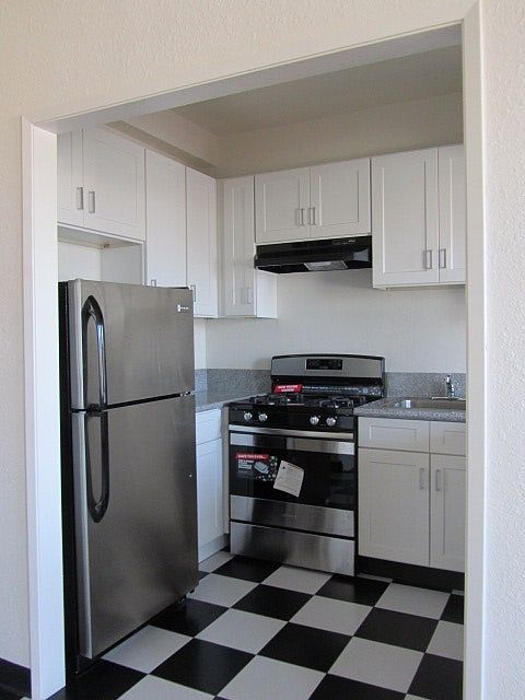1st image of 346 N Vermont Ave APT 402