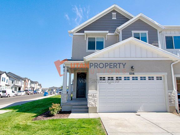 3rd image of 1316 W Dawes Way