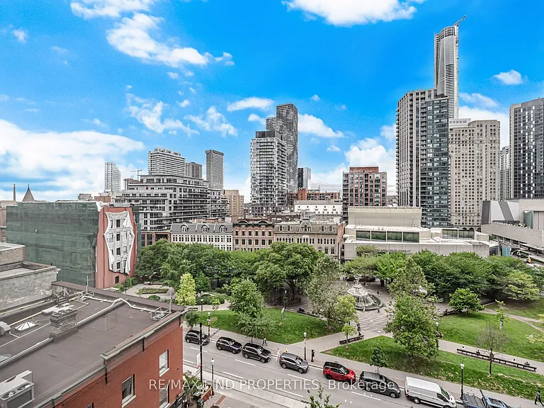 30 Wellington St E #901 — Photo 32