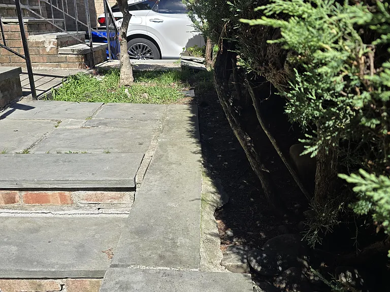 70th Ave — Photo 16