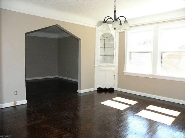 15506 Lydian Ave, Cleveland, OH 44111