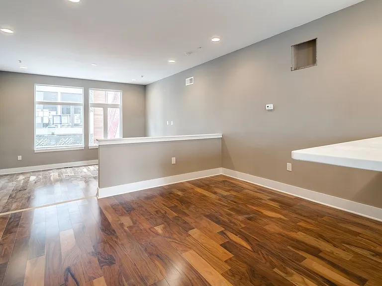 702-12 N Front St #7 — Photo 20