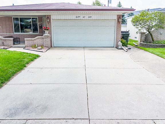 4th image of 14490 Edshire Dr
