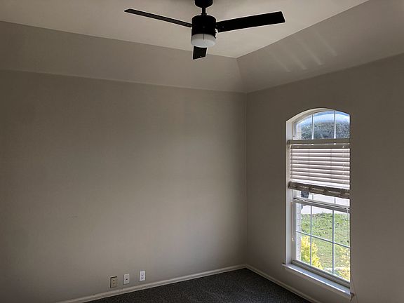 5th image of 240 King Elder Ln