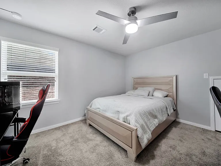 26028 Hasting Ridge Ln — Photo 37