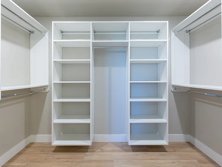 5377 Remington Dr — Photo 21