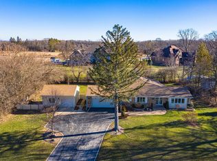 23521 N Meadow Ln, Barrington, IL 60010