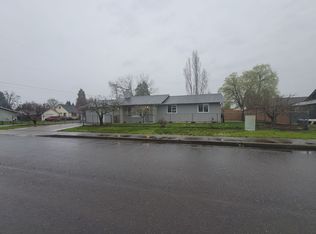 152 B St, Creswell, OR 97426
