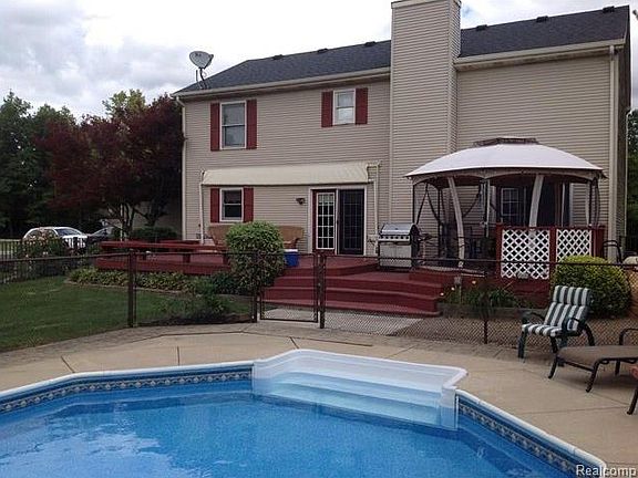 5th image of 9799 Rosemary Ln