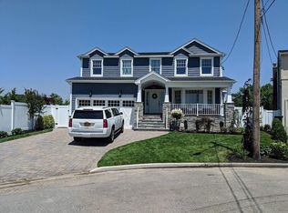 2247 Farrell Ct, Merrick, NY 11566