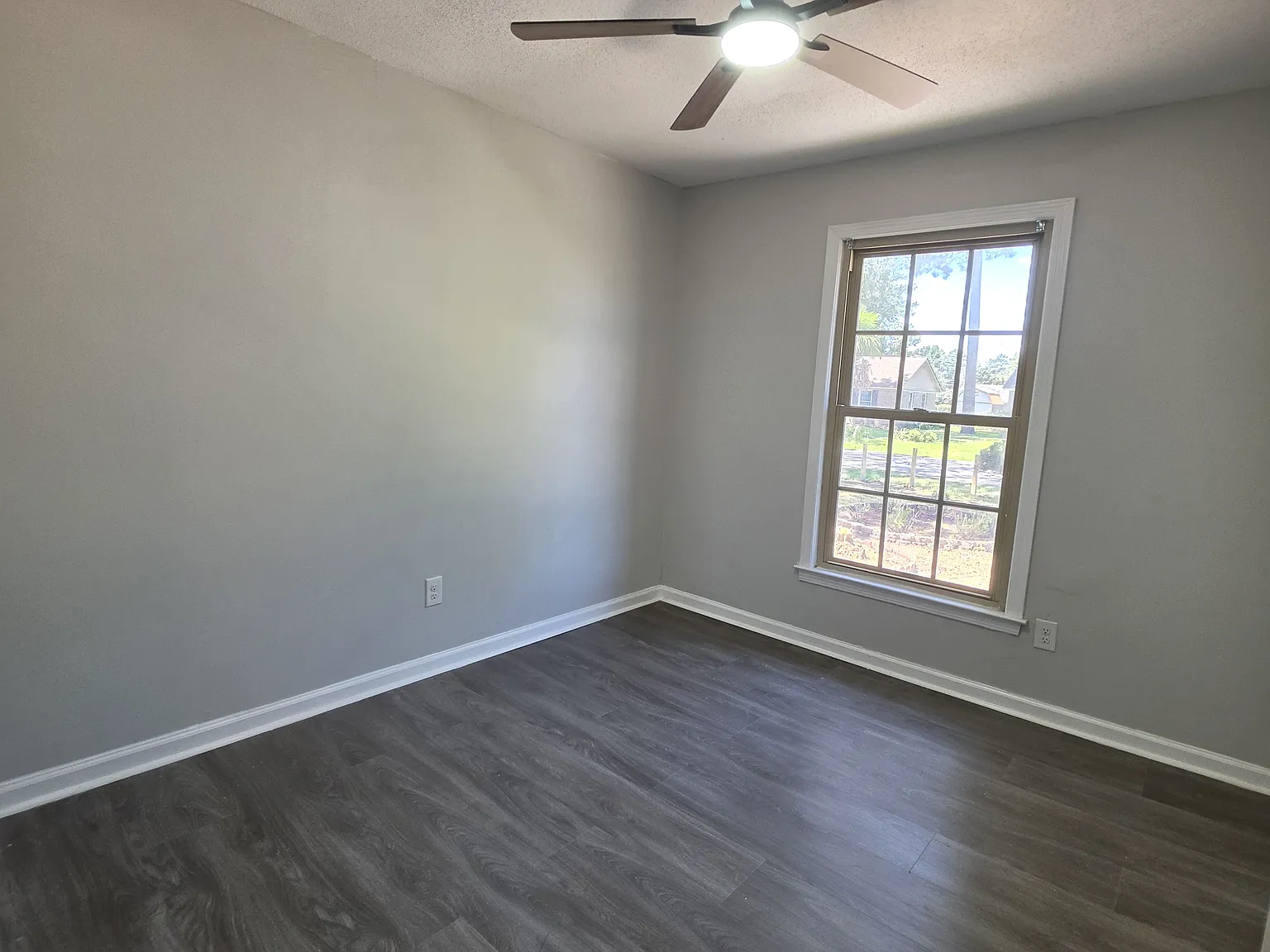 4 bed, 1861 sqft, $2,200 — Photo 3