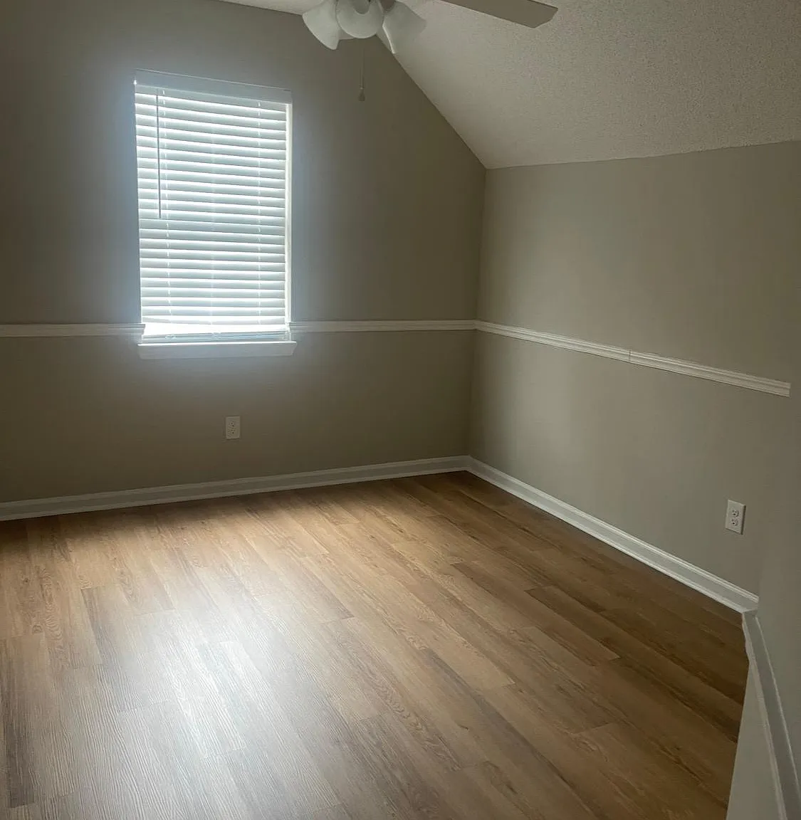 4 bed, 2.5 bath, 2000 sqft, $2,100 — Photo 4