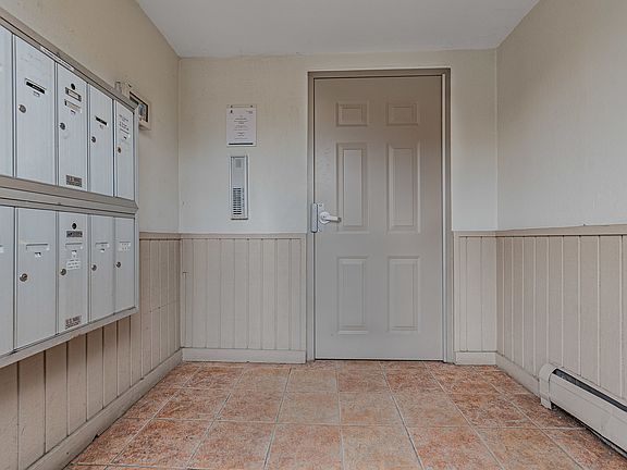 4th image of 567 Fairway View Dr APT 1C
