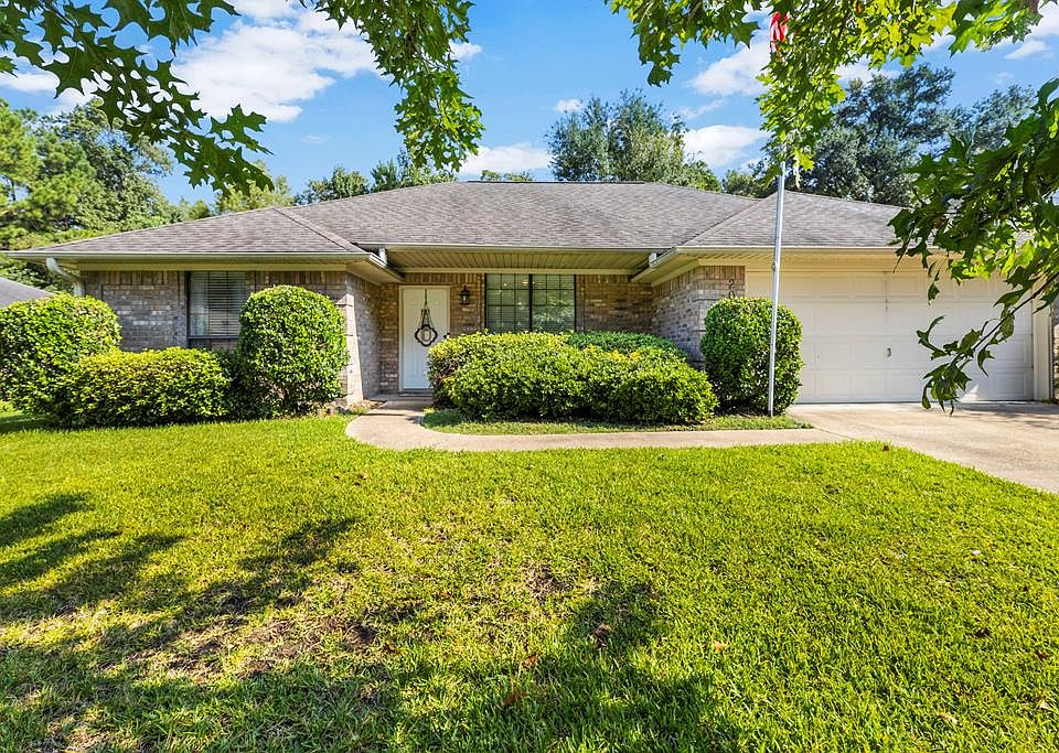 1st image of 203 Willow Bay Dr
