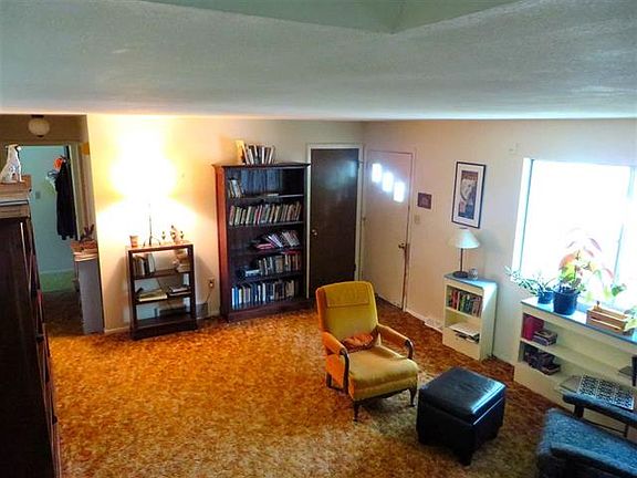 3rd image of 12 Evergreen Dr