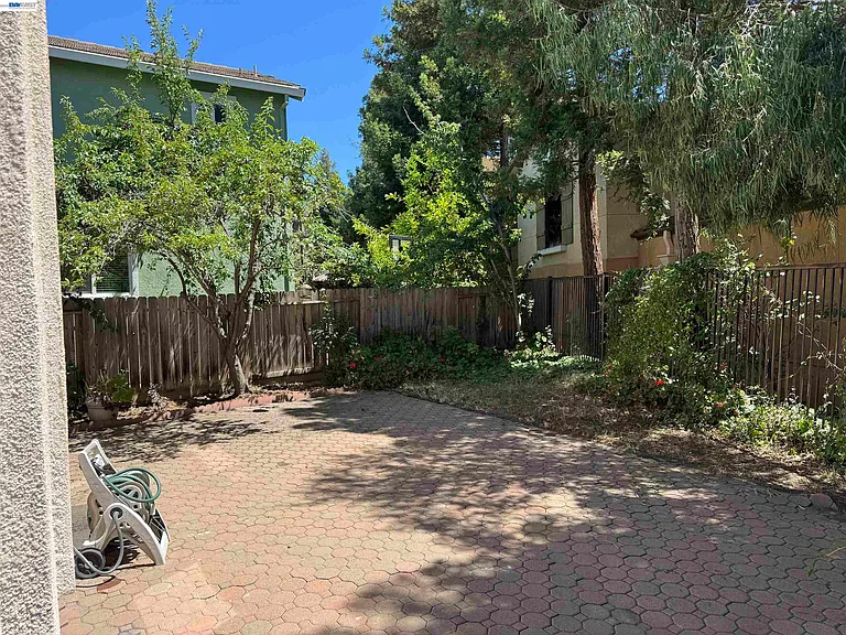 5168 Academy Rd — Photo 10