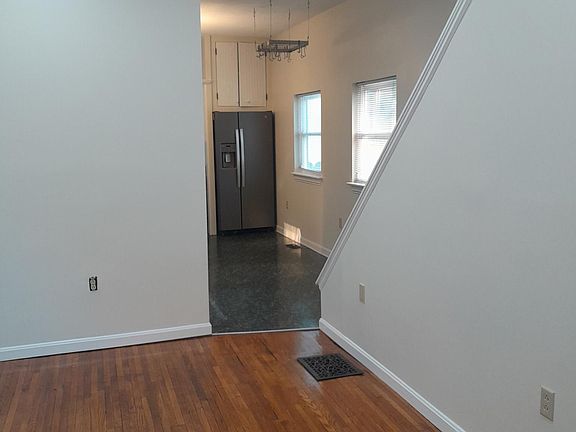 5th image of 1327 Chase Ave