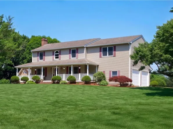 3 Courtney Ln, Hope Valley, RI 02832
