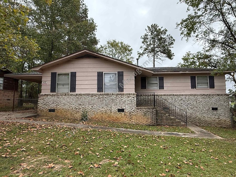 1st image of 208 Lincolnshire North Dr