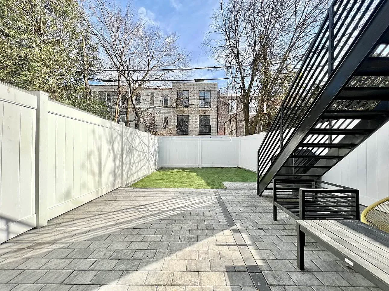 1176 Jefferson Avenue — Photo 2